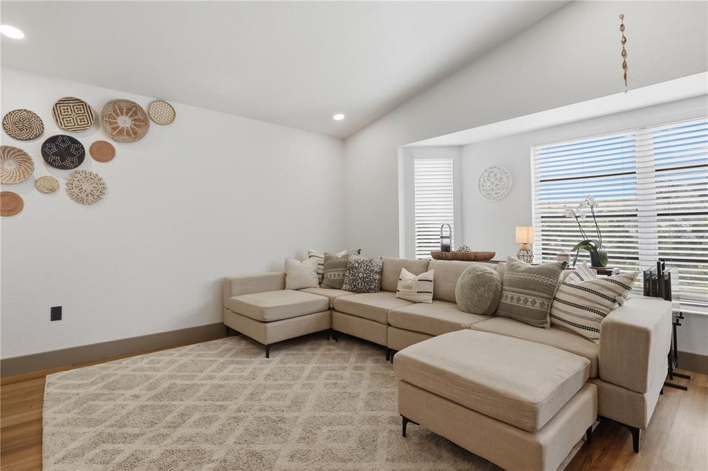 For Sale: $399,900 (3 beds, 2 baths, 2245 Square Feet)