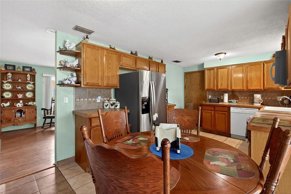 На продажу: $259,900 (2 спален, 2 ванн, 1008 Квадратных фут)