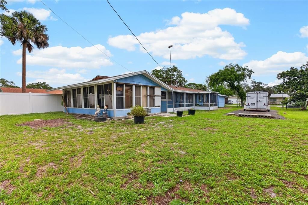 На продажу: $259,900 (2 спален, 2 ванн, 1008 Квадратных фут)