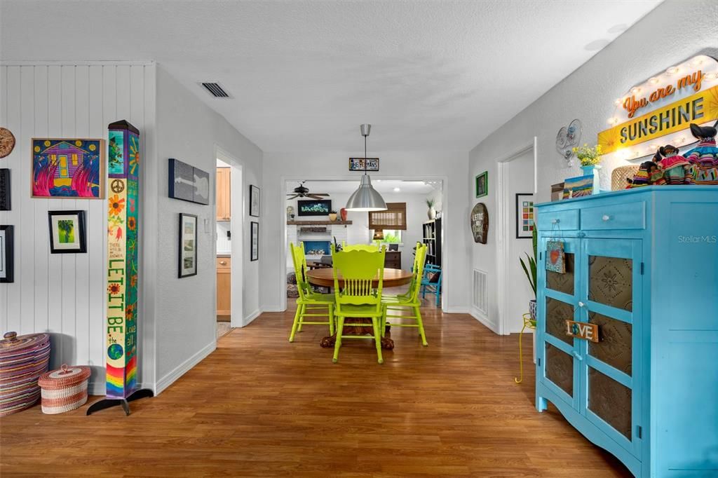 For Sale: $549,900 (3 beds, 1 baths, 1690 Square Feet)