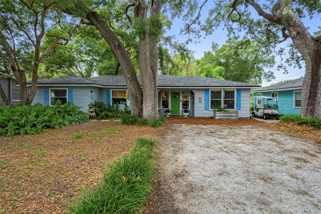 For Sale: $549,900 (3 beds, 1 baths, 1690 Square Feet)