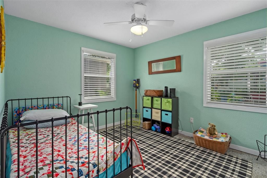 For Sale: $549,900 (3 beds, 1 baths, 1690 Square Feet)