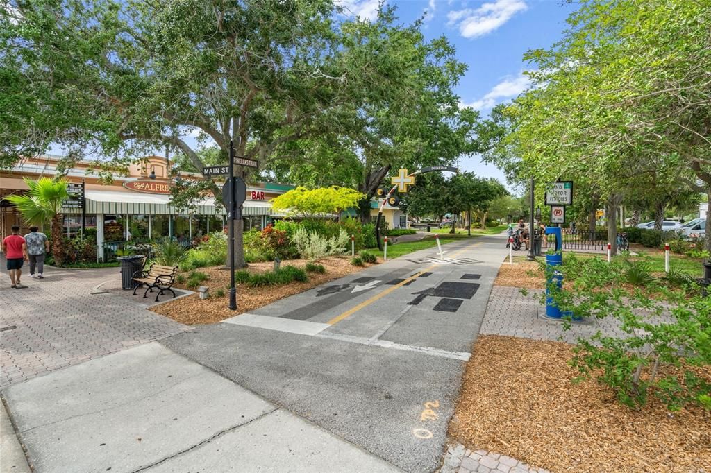 For Sale: $549,900 (3 beds, 1 baths, 1690 Square Feet)
