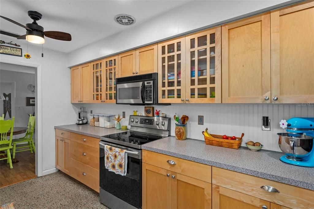 For Sale: $549,900 (3 beds, 1 baths, 1690 Square Feet)