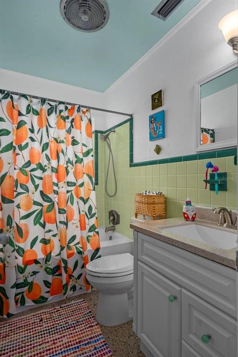 For Sale: $549,900 (3 beds, 1 baths, 1690 Square Feet)
