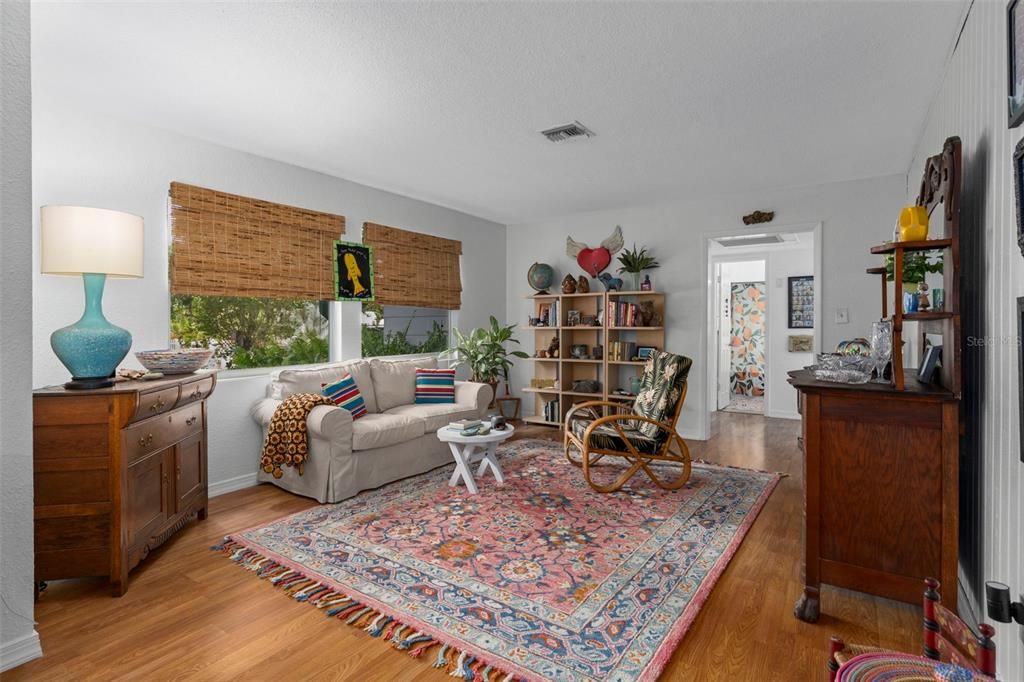 For Sale: $549,900 (3 beds, 1 baths, 1690 Square Feet)