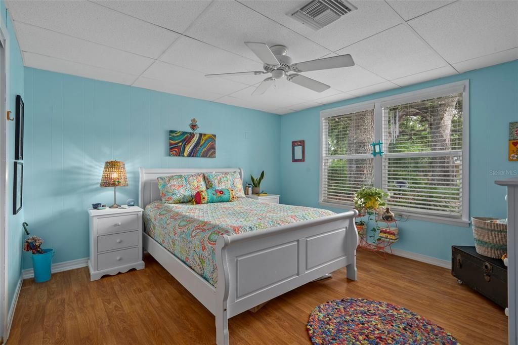 For Sale: $549,900 (3 beds, 1 baths, 1690 Square Feet)