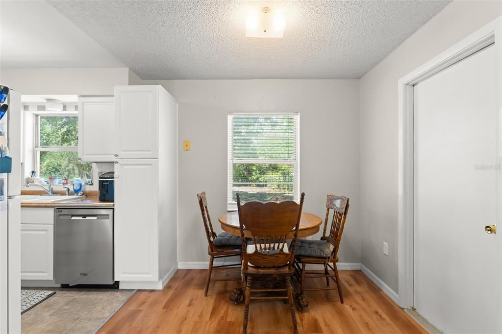 En Venta: $249,900 (3 camas, 2 baños, 1053 Pies cuadrados)