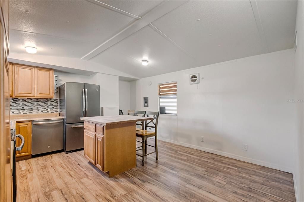 En Venta: $314,000 (4 camas, 0 baños, 1174 Pies cuadrados)