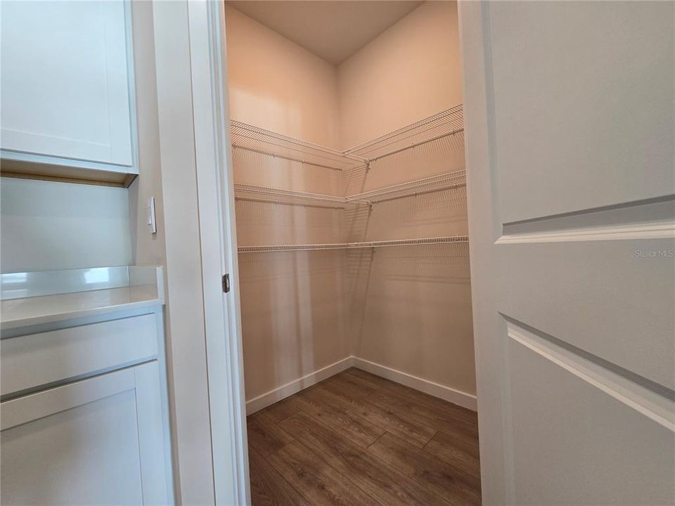 For Rent: $2,500 (4 beds, 2 baths, 1828 Square Feet)