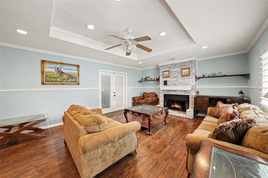 For Sale: $385,000 (4 beds, 2 baths, 1798 Square Feet)