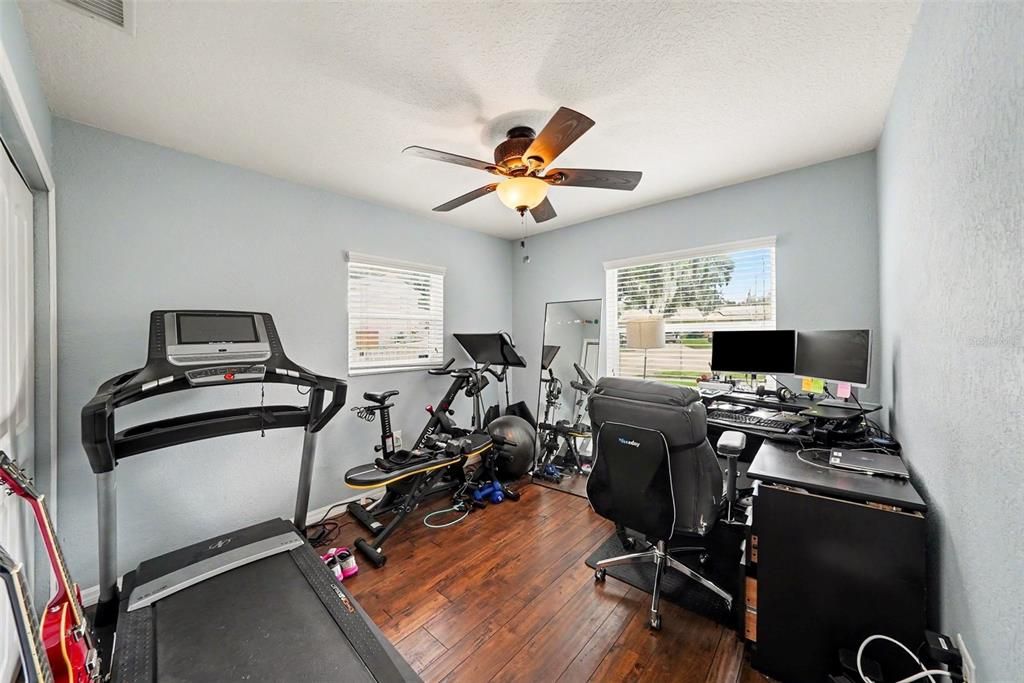For Sale: $385,000 (4 beds, 2 baths, 1798 Square Feet)