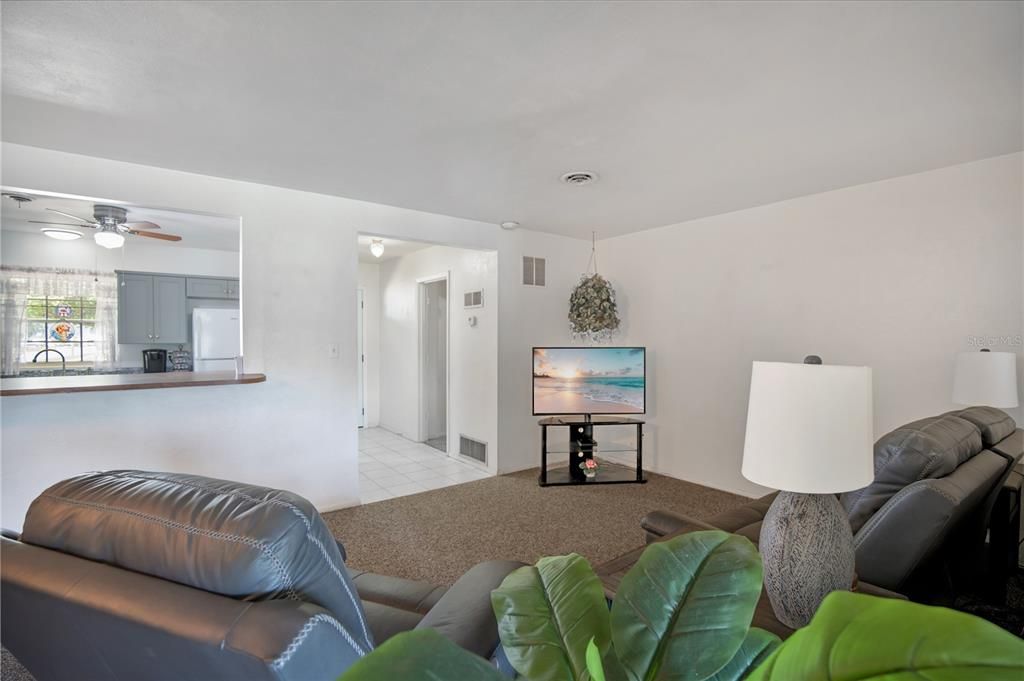 For Sale: $365,000 (3 beds, 2 baths, 1440 Square Feet)