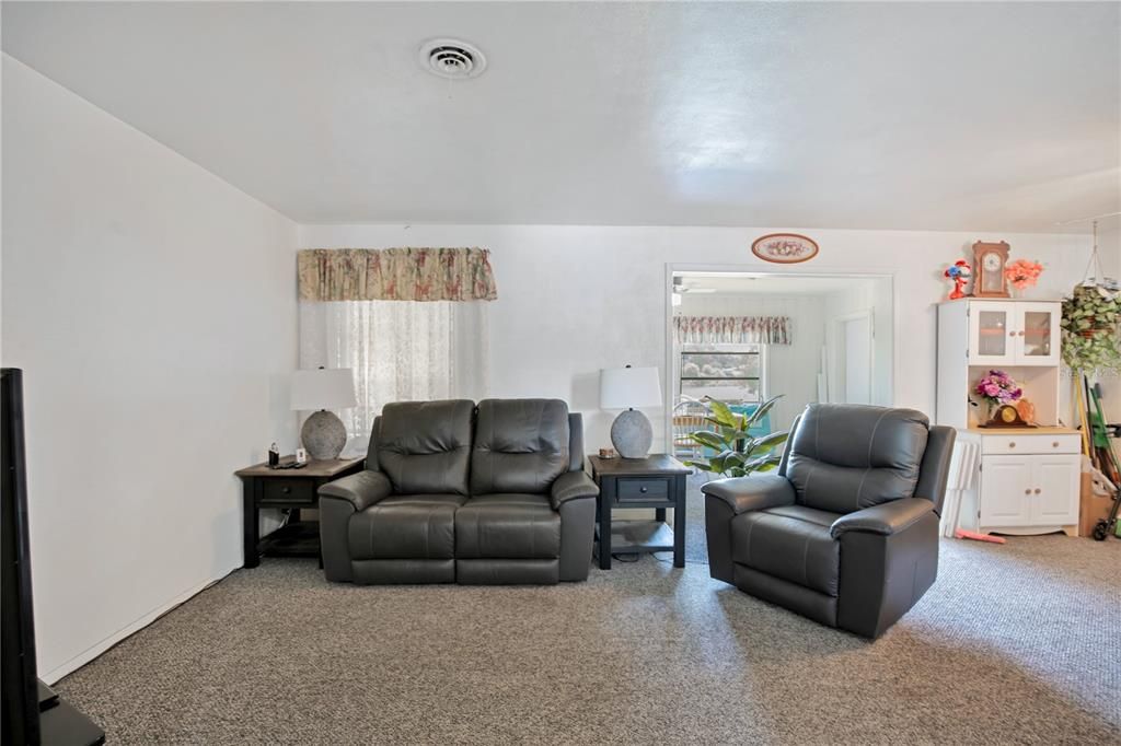 For Sale: $365,000 (3 beds, 2 baths, 1440 Square Feet)