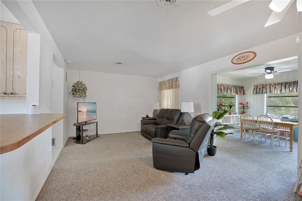 For Sale: $365,000 (3 beds, 2 baths, 1440 Square Feet)