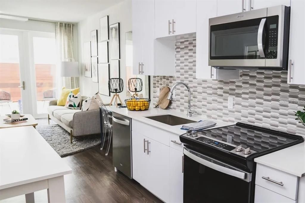 For Rent: $1,850 (1 beds, 1 baths, 609 Square Feet)