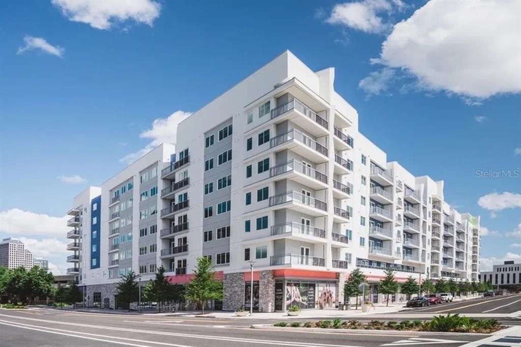 For Rent: $1,850 (1 beds, 1 baths, 609 Square Feet)