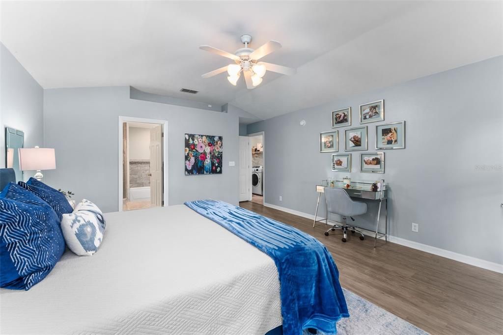 For Sale: $359,900 (3 beds, 2 baths, 1662 Square Feet)