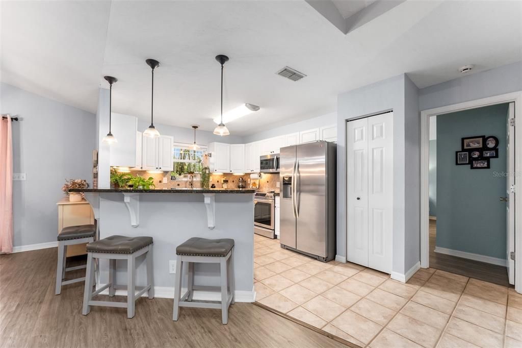 For Sale: $359,900 (3 beds, 2 baths, 1662 Square Feet)