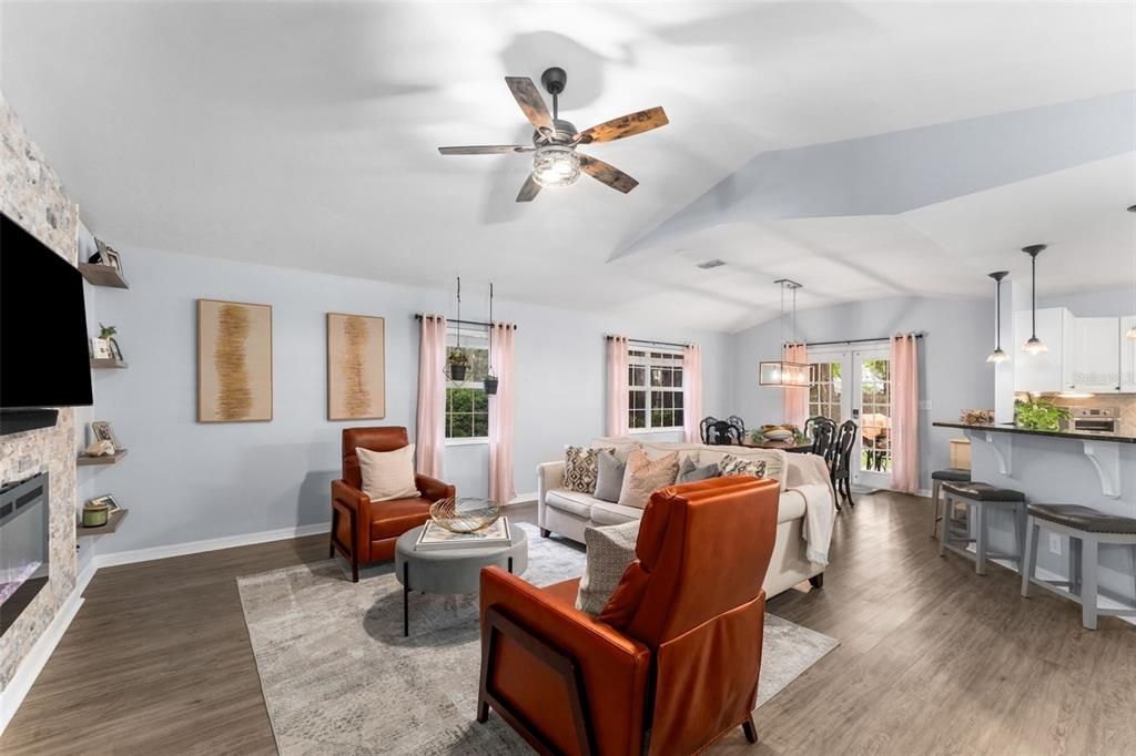 For Sale: $359,900 (3 beds, 2 baths, 1662 Square Feet)