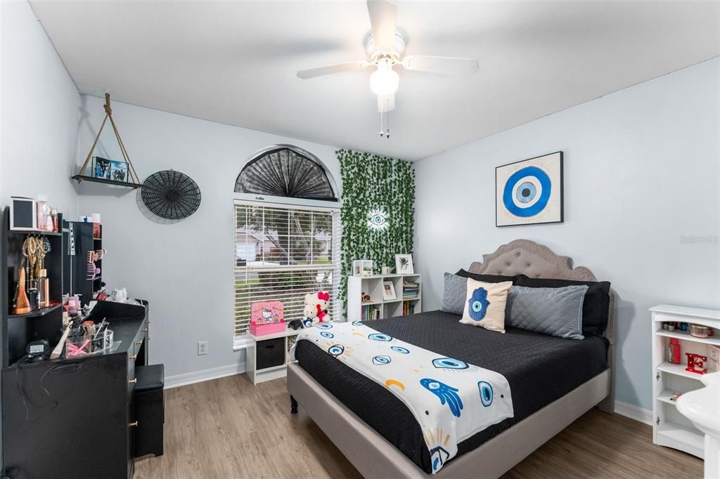 For Sale: $359,900 (3 beds, 2 baths, 1662 Square Feet)