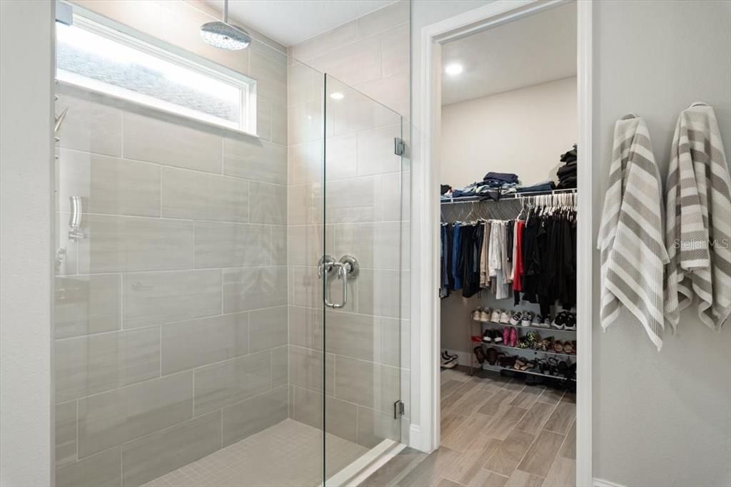 For Sale: $470,000 (3 beds, 2 baths, 1945 Square Feet)