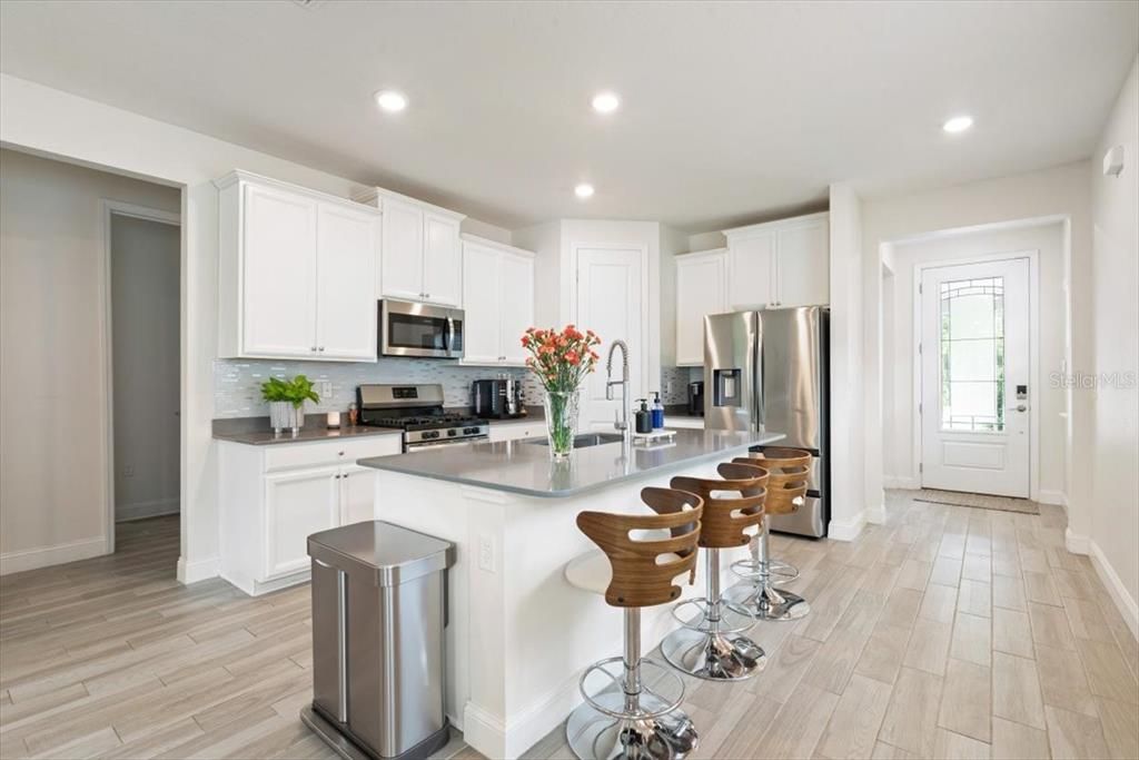 For Sale: $470,000 (3 beds, 2 baths, 1945 Square Feet)