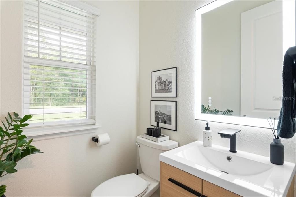 For Sale: $470,000 (3 beds, 2 baths, 1945 Square Feet)