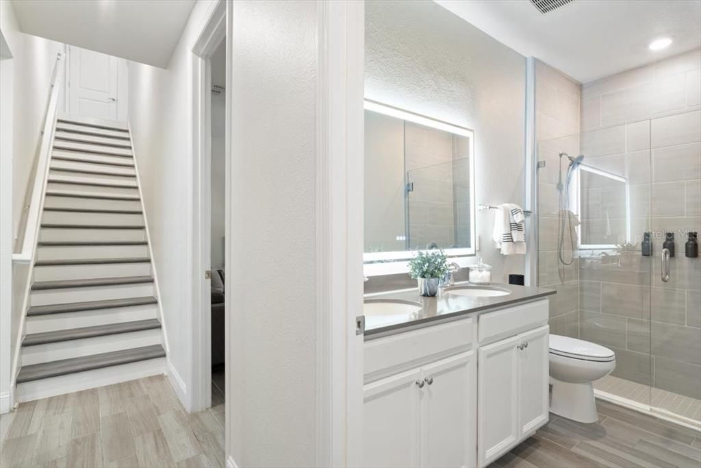 For Sale: $470,000 (3 beds, 2 baths, 1945 Square Feet)