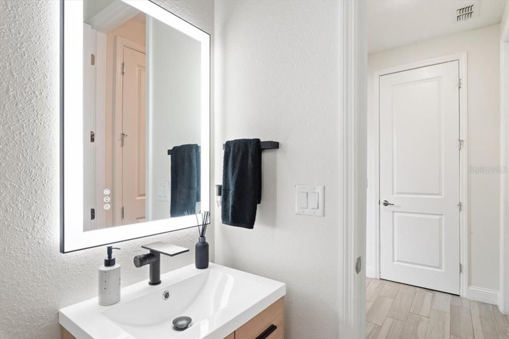 For Sale: $470,000 (3 beds, 2 baths, 1945 Square Feet)