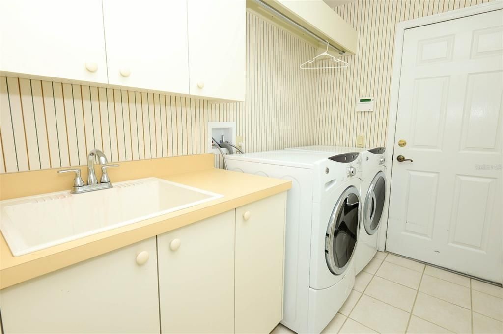 En Venta: $535,000 (4 camas, 2 baños, 2292 Pies cuadrados)