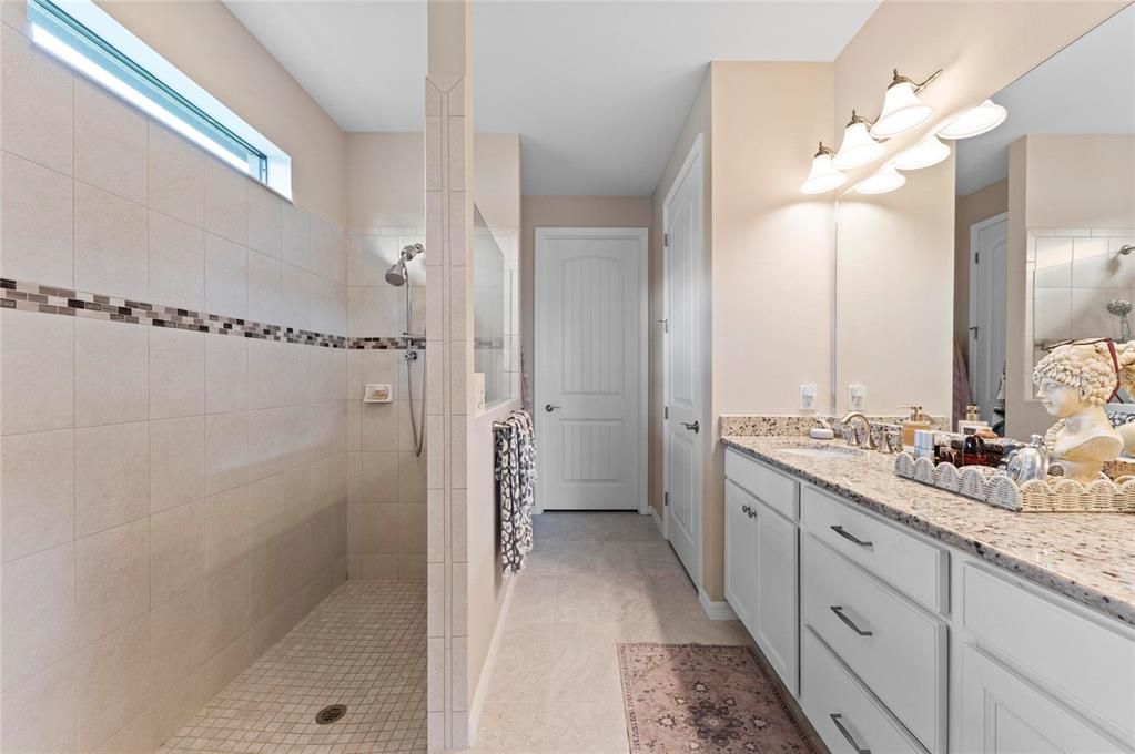 For Sale: $559,000 (2 beds, 2 baths, 1861 Square Feet)