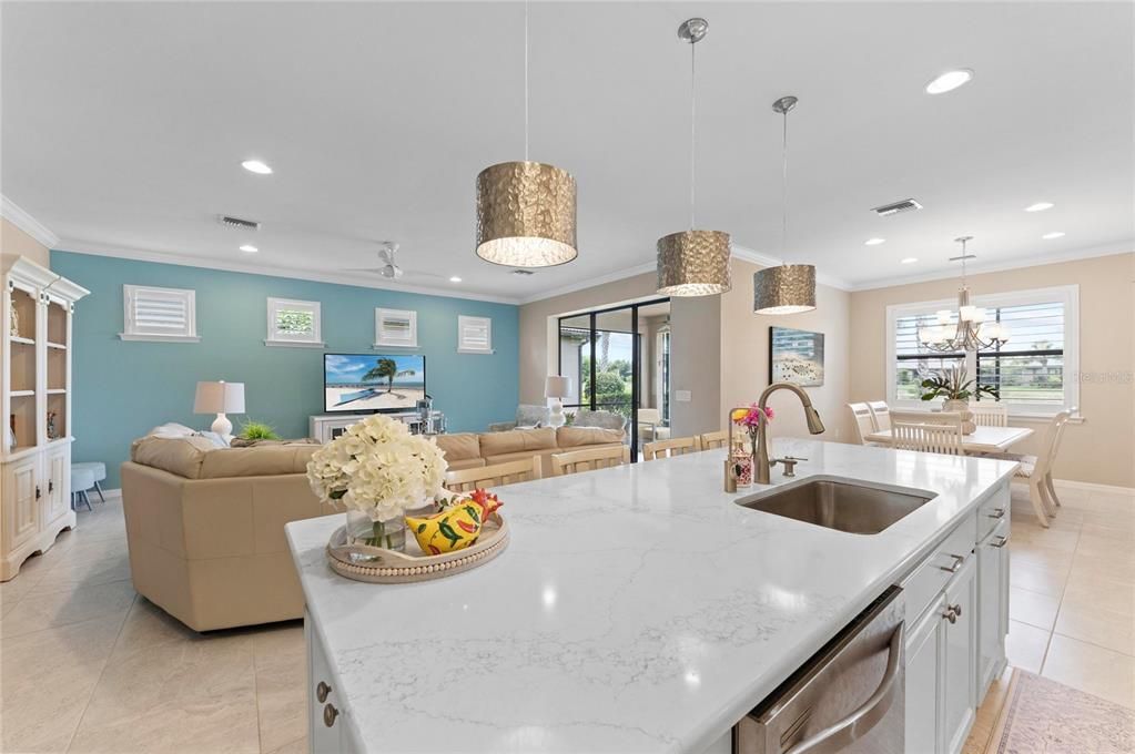 For Sale: $559,000 (2 beds, 2 baths, 1861 Square Feet)