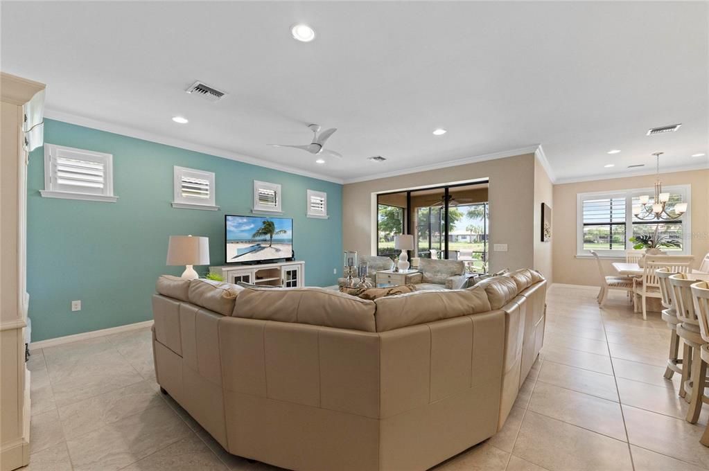 For Sale: $559,000 (2 beds, 2 baths, 1861 Square Feet)