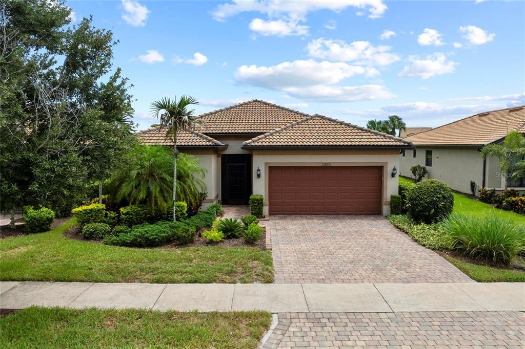 For Sale: $559,000 (2 beds, 2 baths, 1861 Square Feet)