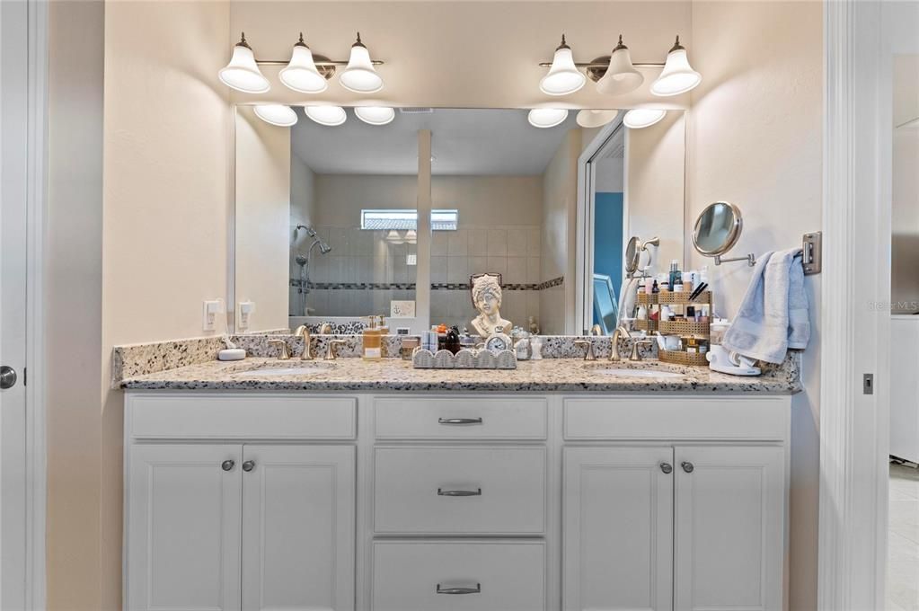 For Sale: $559,000 (2 beds, 2 baths, 1861 Square Feet)