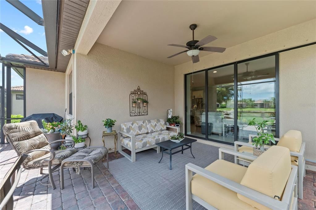 For Sale: $559,000 (2 beds, 2 baths, 1861 Square Feet)