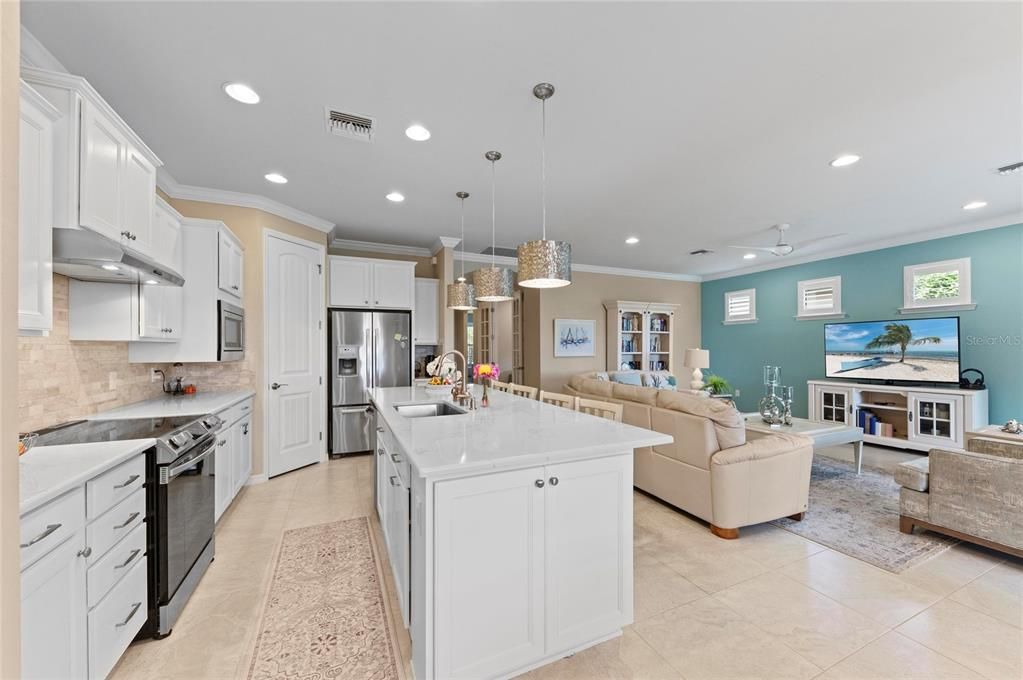 For Sale: $559,000 (2 beds, 2 baths, 1861 Square Feet)