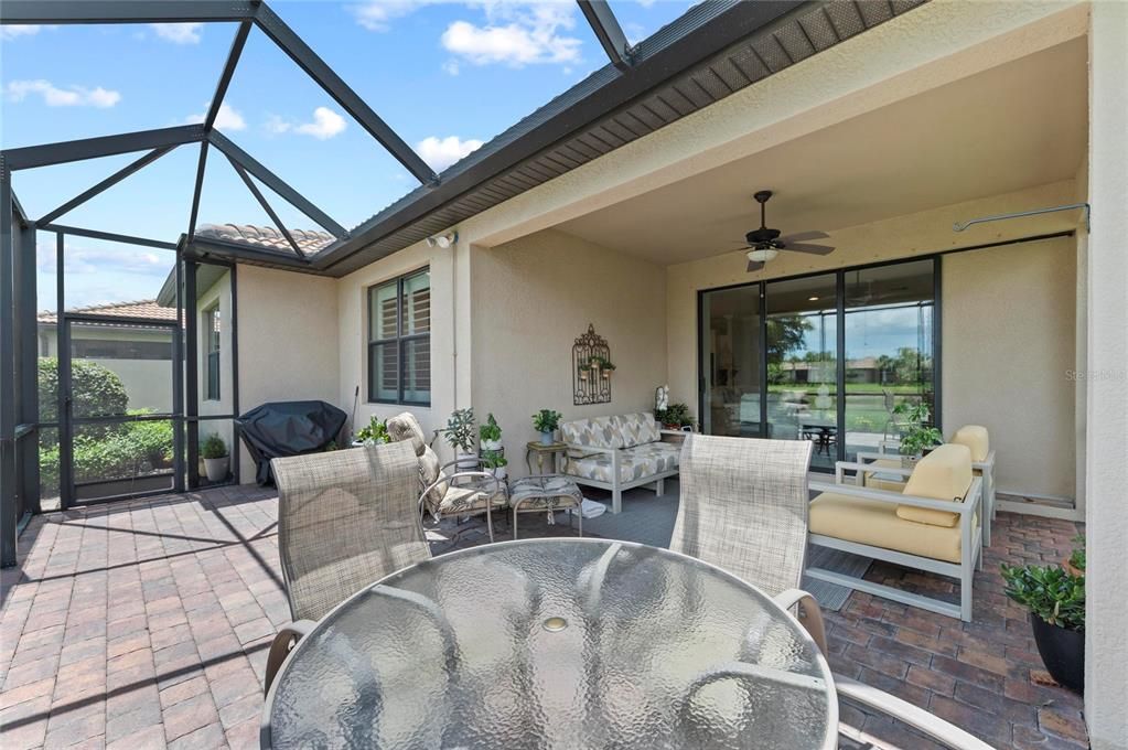 For Sale: $559,000 (2 beds, 2 baths, 1861 Square Feet)
