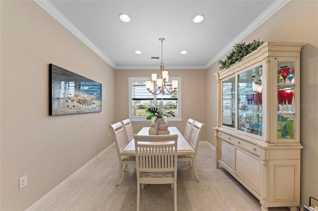 For Sale: $559,000 (2 beds, 2 baths, 1861 Square Feet)