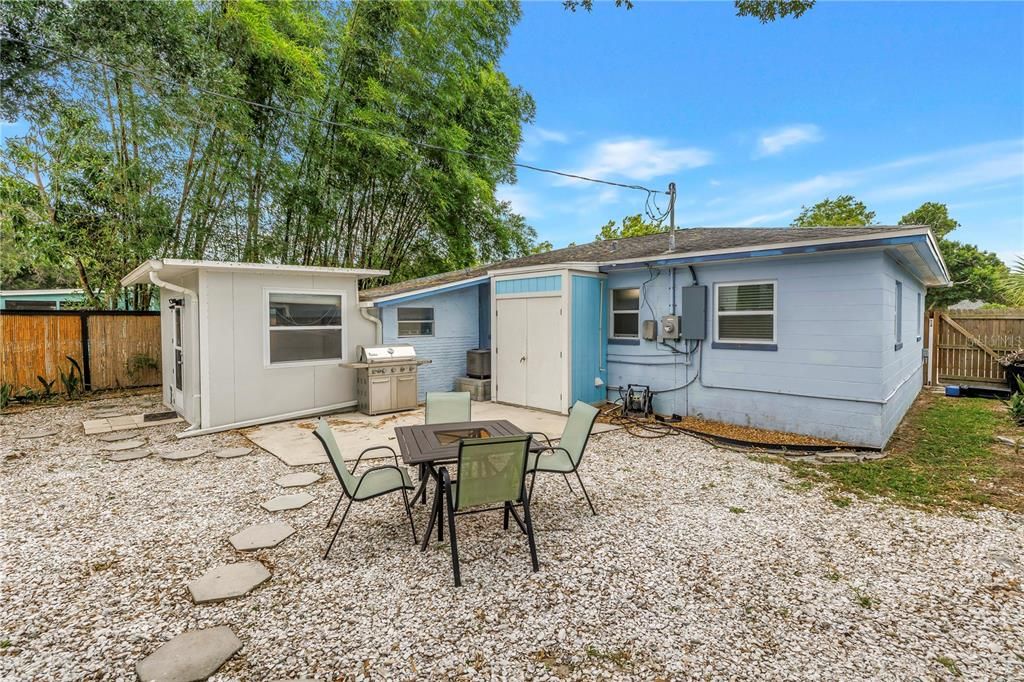 For Sale: $350,000 (3 beds, 1 baths, 1053 Square Feet)