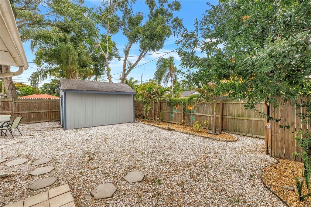 For Sale: $350,000 (3 beds, 1 baths, 1053 Square Feet)