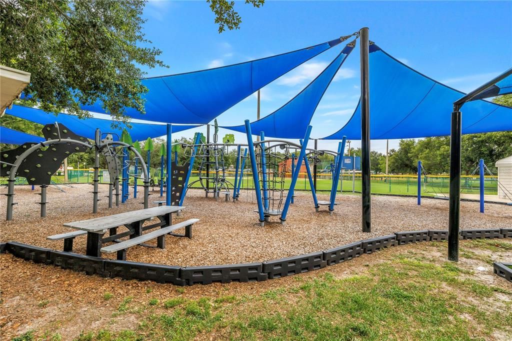 For Sale: $350,000 (3 beds, 1 baths, 1053 Square Feet)