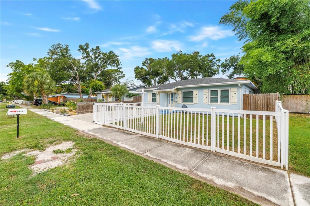 For Sale: $350,000 (3 beds, 1 baths, 1053 Square Feet)
