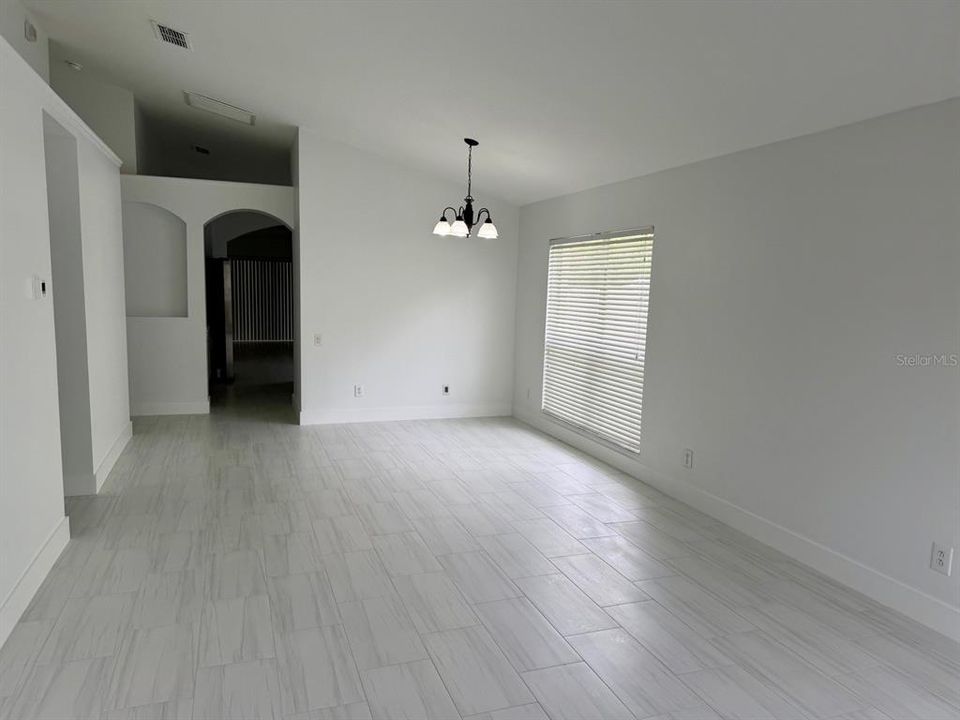 En Renta: $2,795 (4 camas, 2 baños, 1936 Pies cuadrados)