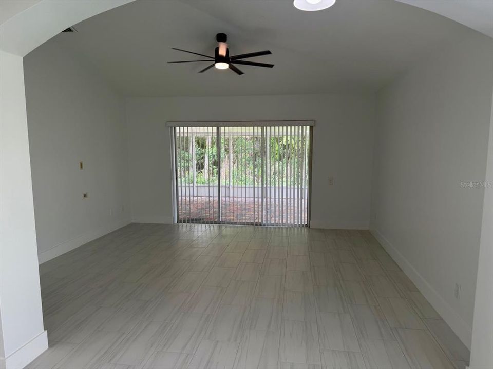 En Renta: $2,795 (4 camas, 2 baños, 1936 Pies cuadrados)
