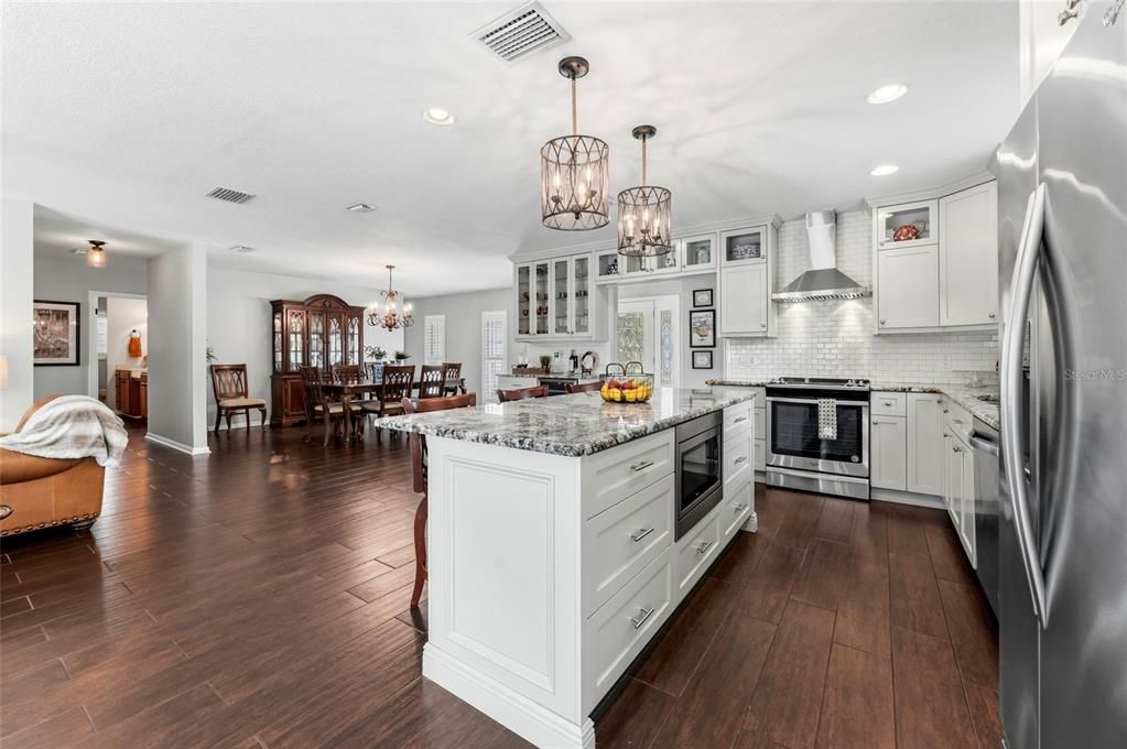 For Sale: $499,000 (3 beds, 2 baths, 1874 Square Feet)