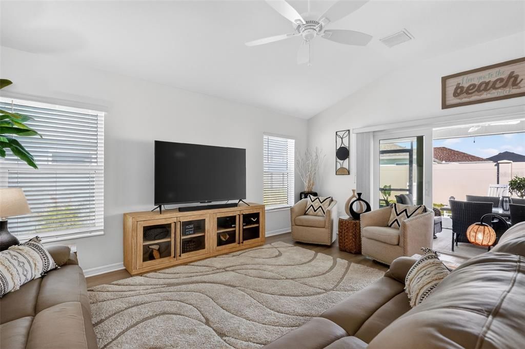 For Sale: $575,000 (4 beds, 2 baths, 2012 Square Feet)