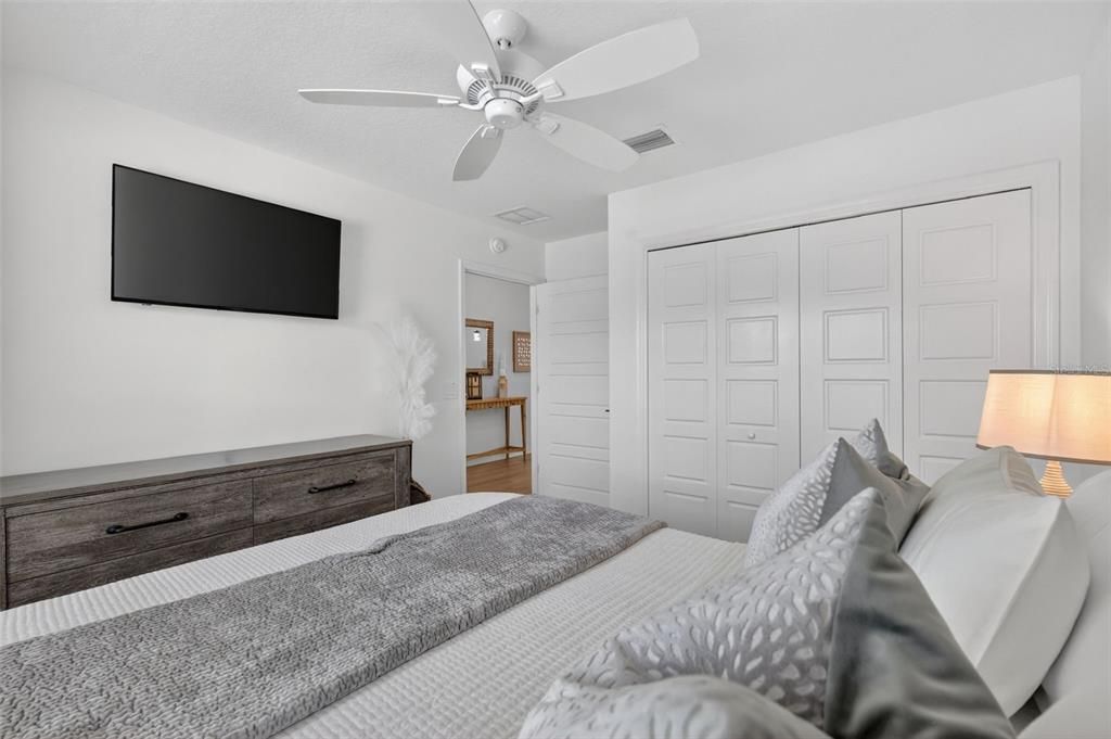For Sale: $575,000 (4 beds, 2 baths, 2012 Square Feet)