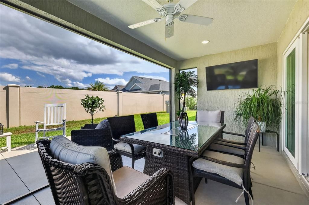 For Sale: $575,000 (4 beds, 2 baths, 2012 Square Feet)